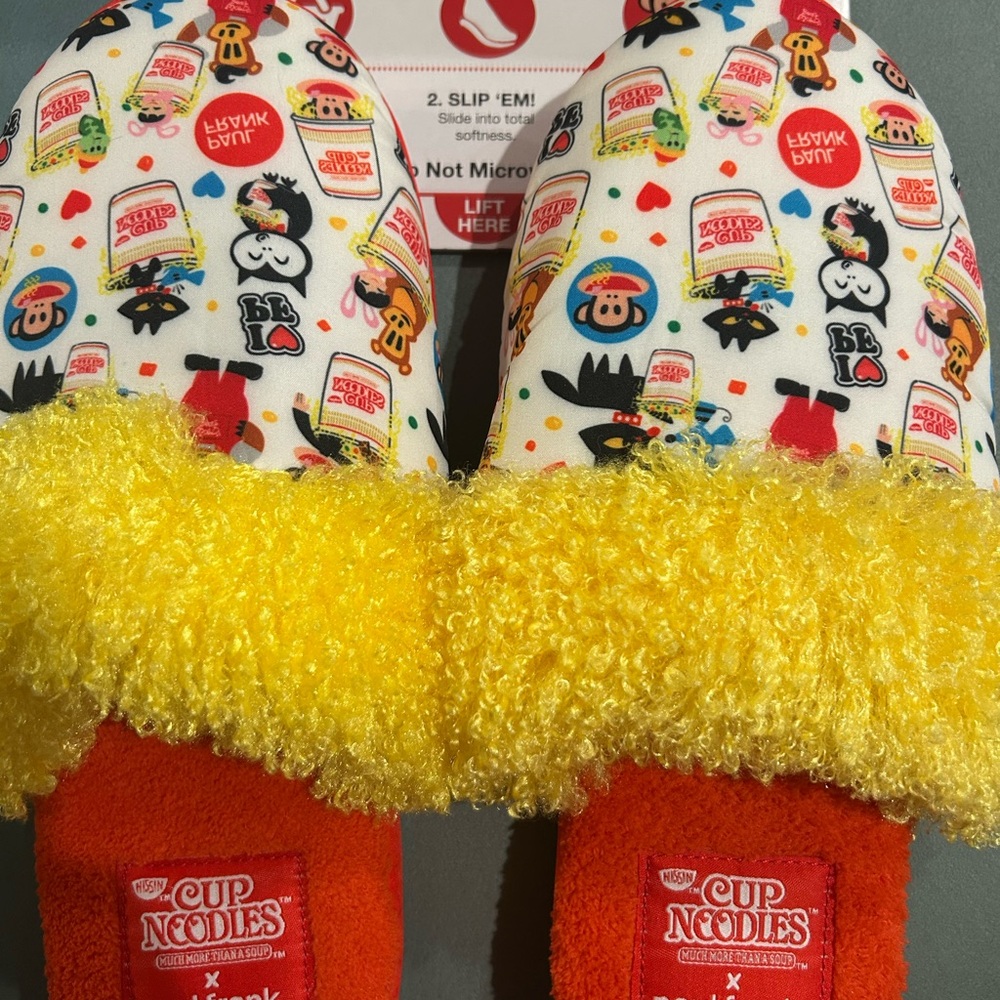 Paul Frank size M 7/8 Cup Noodles Slippers with Yellow and Red Accents NWT